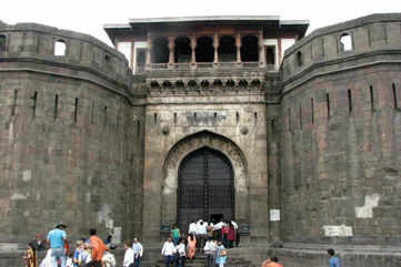 Pune Travel Guide: Find the Pune Tourist Guide Information at