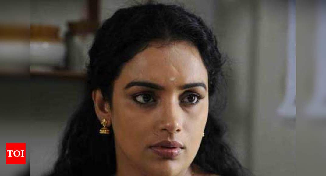 Shweta Menon Withdraws Molestation Complaint Telugu Movie News Times Of India