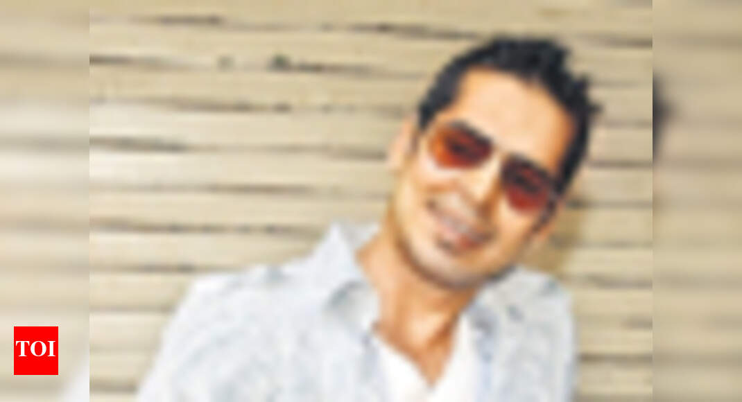 Dino’s apologetic now | Hindi Movie News - Times of India