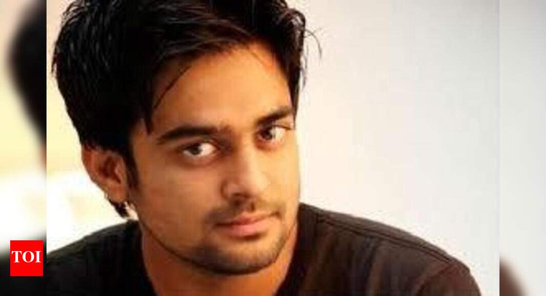 Only one T-shirt for Sharran | Tamil Movie News - Times of India