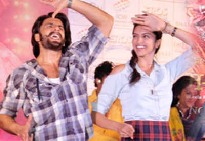 Ram Leela: Ranveer, Deepika show funny moves!