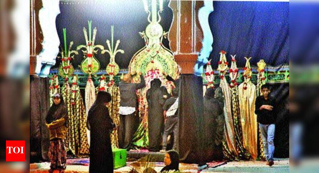 Sights and sounds of mourning - Times of India