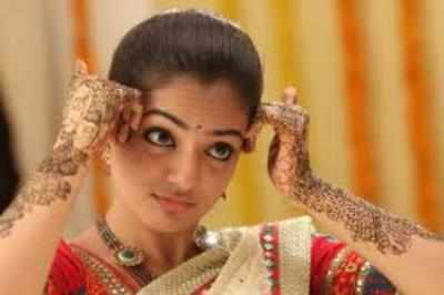 Nazriya meets with an accident