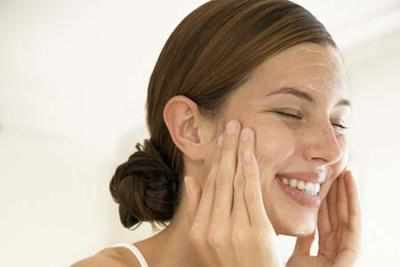 Why you must moisturise regularly
