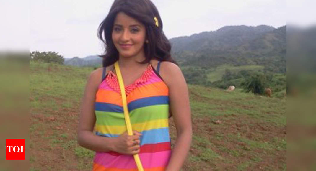 Monalisa In Love With Ziddi Aashiq Bhojpuri Movie News Times Of India