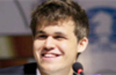 Magnus Carlsen beats Anand in World Chess Championship Game 6 - India Today