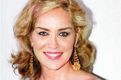 Intl and desi celebs make a splash in gold - Times of India