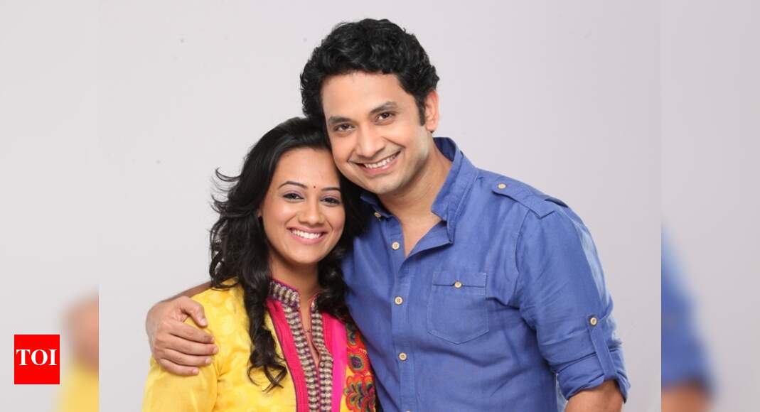 'Eka Lagnachi Tisari Goshta' narrates love story of Lawyers Marathi Movie News Times of India