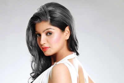 Akanksha Puri to debut in M-Town
