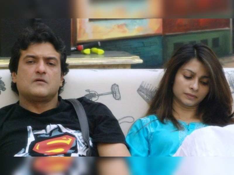 Tanisha Mukherjee Tanisha Armaan Finally Admit Love In Bigg Boss Tamil Movie News Times Of India