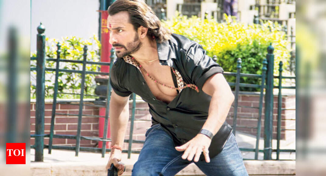 Saif brings Hazratganj to a standstill Hindi Movie News Times of India