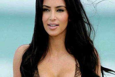 Kim Kardashian auctions clothes for charity