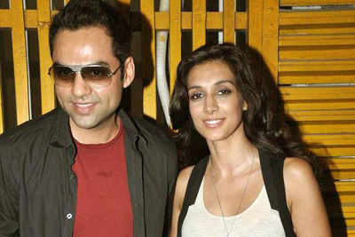 Abhay Deol refuses to get on the dance floor