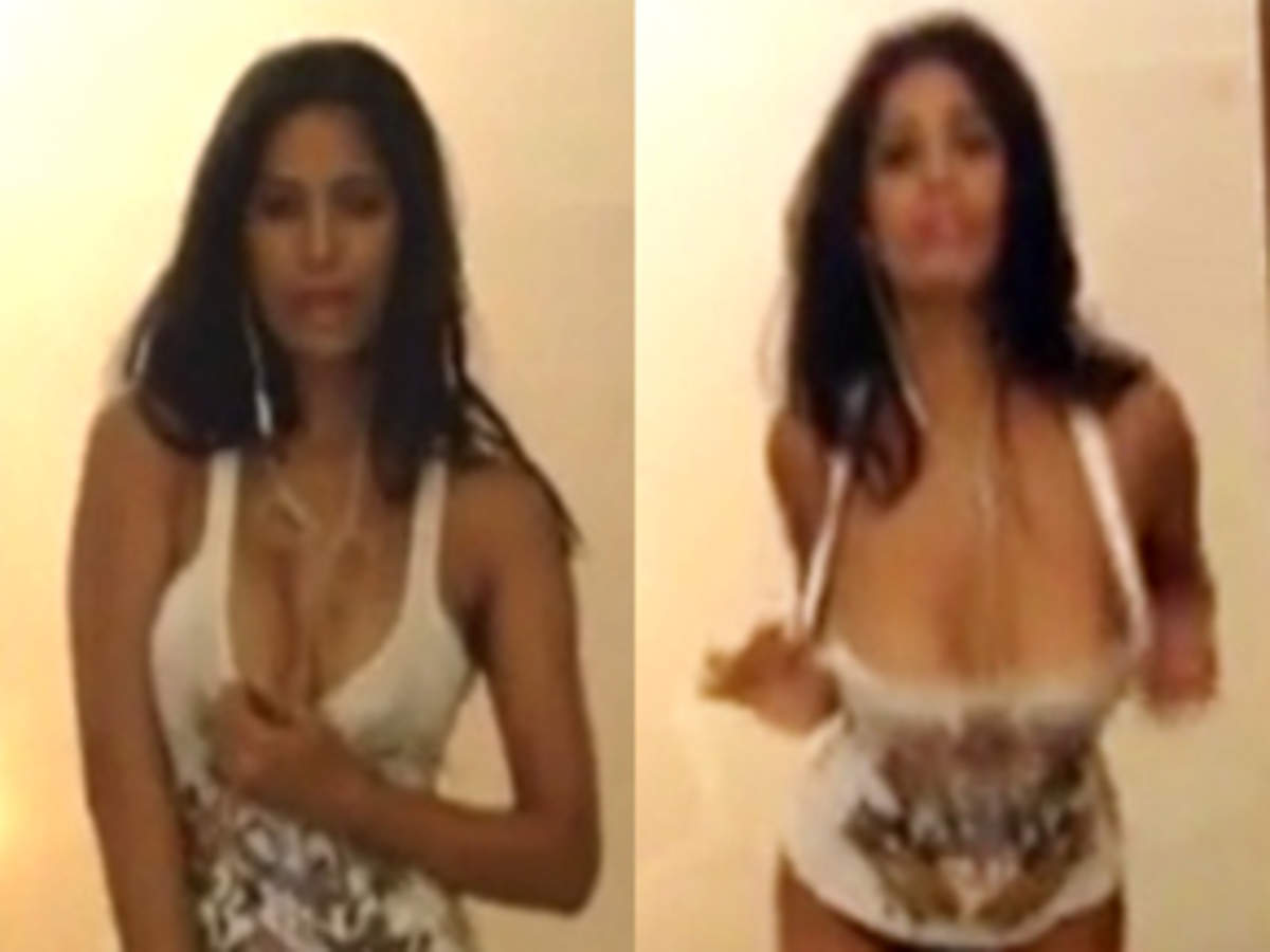 Poonam Pandey's new hot MMS leaked! | Celebs - Times of India Videos