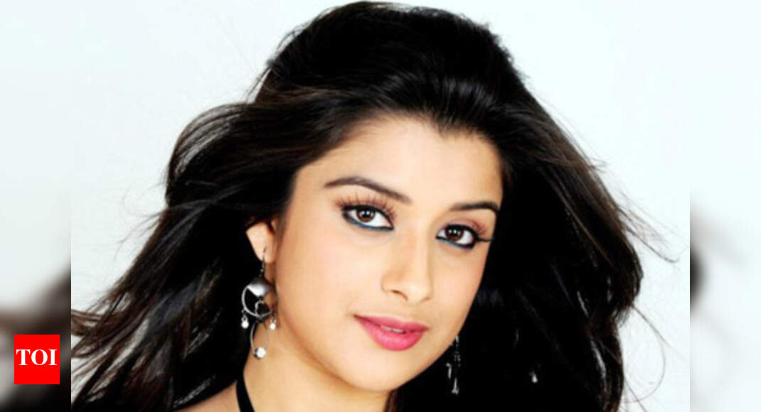 Madhurima's stalker woes Telugu Movie News Times of India