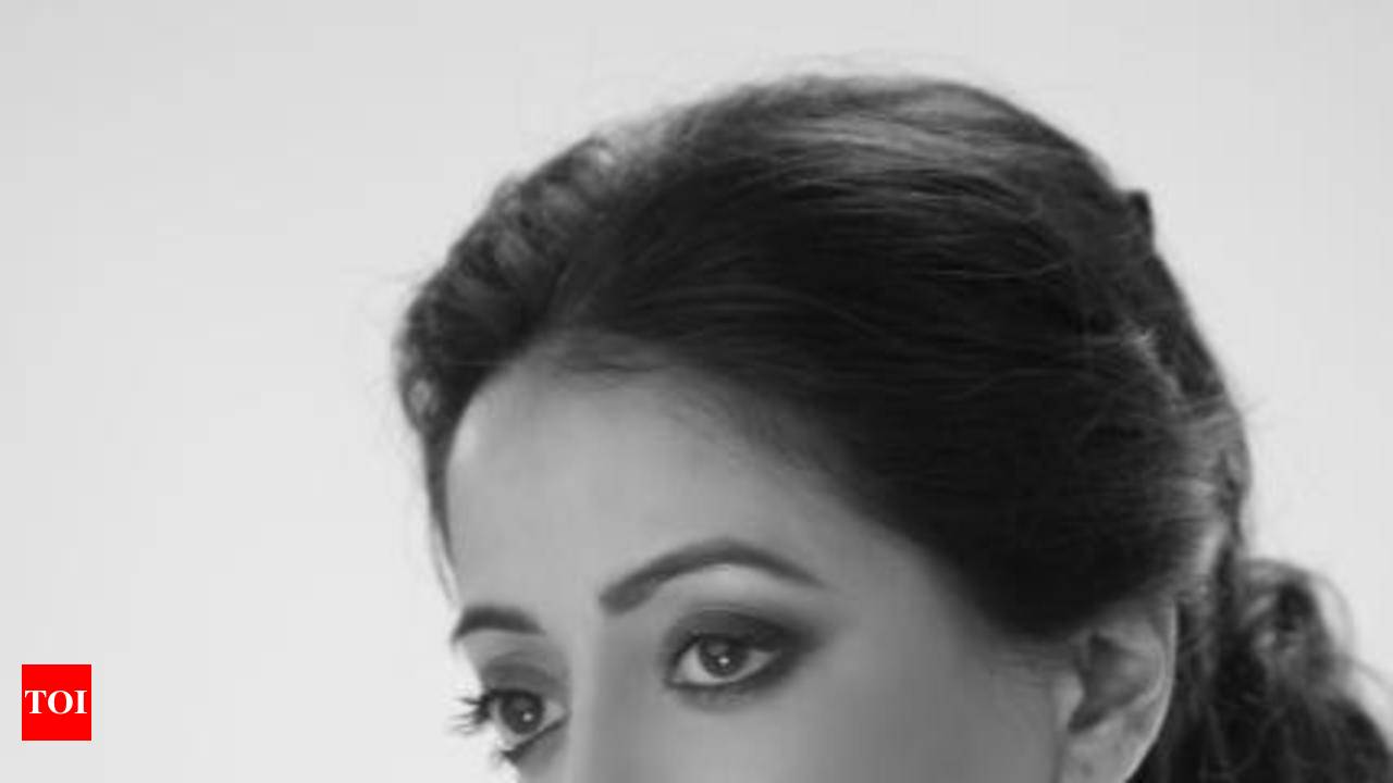 I feel the pain of the rape survivors of Bangladesh: Raima Sen | Bengali  Movie News - Times of India