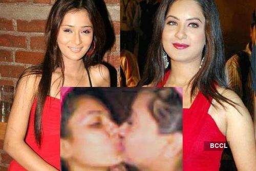 sara khan kiss pratyusha banerjee
