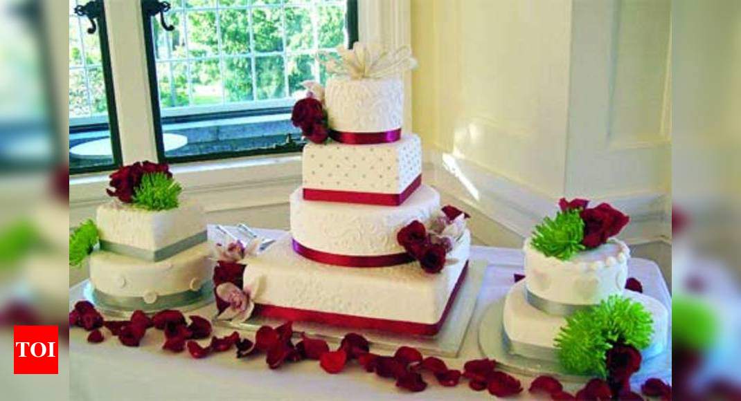 Online Cake Delivery in Indore - 50% Off - Now Rs 349 | IndiaCakes