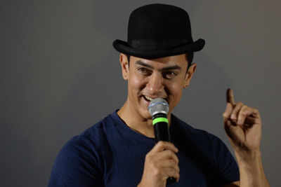 Aamir Khan breaks Salman Khan's record with 'Dhoom 3'