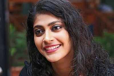 I hate wearing make up : says Parvathy