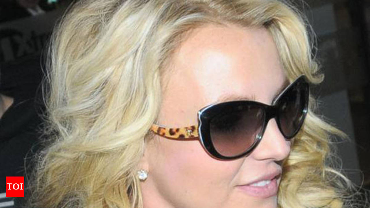 Britney Spears Suffers Wardrobe Malfunction On Stage