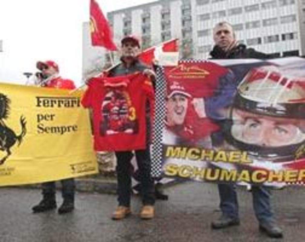 
Fans project well wishes for Schumacher

