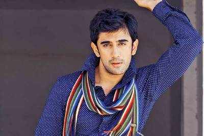 Nobody can be on a diet in Delhi: Amit Sadh