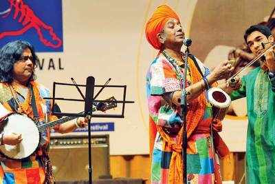 The Times of India Lakshminarayana Global Musical Festival in Delhi hosted by Dr L Subramaniam and wife singer Kavita Krishnamurthy