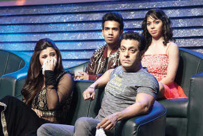 Salman Khan fights back his tears on the set of DID