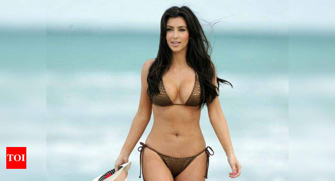 Kim Kardashian suffers wardrobe malfunction