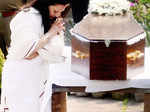 Suchitra Sen laid to rest