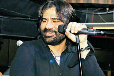 Shafqat Amanat Ali performs at a private wedding in Delhi