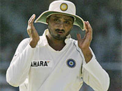 Bhajji happy with controversy-free series
