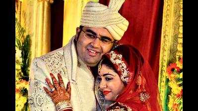 Mansi Dalwani and Dilip Paryani tied the knot in Lucknow