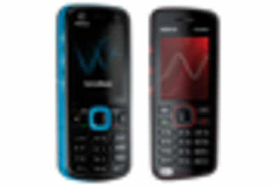 Nokia unveils two music phones