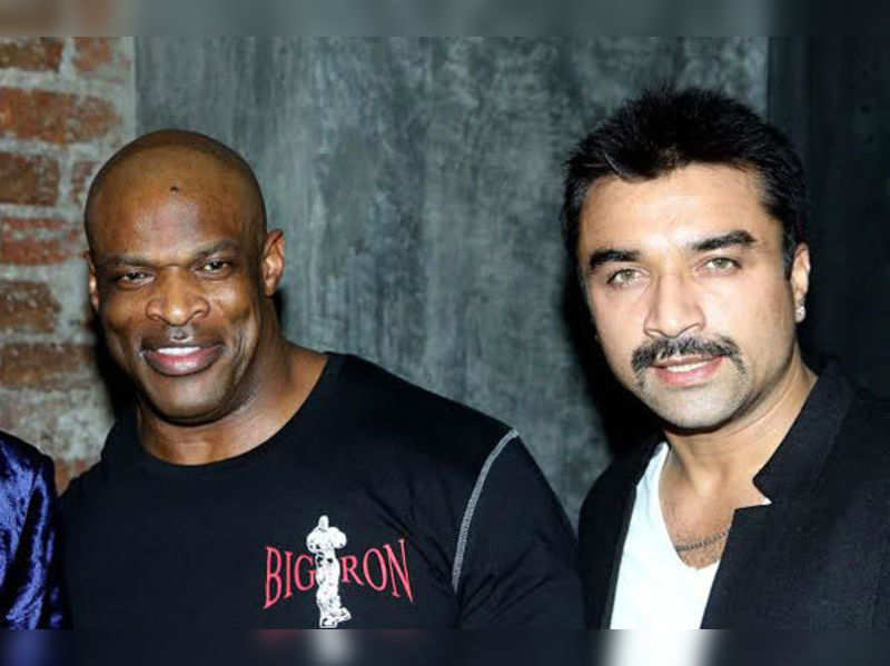 Vishal Kanoi American Bodybuilder Ronnie Coleman Parties With Ajaz Khan Times Of India