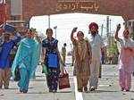 Sarabjit's kin return from Pak