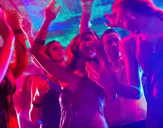Bars in Delhi that offer great food