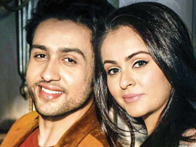 Adhyayan Suman and Ariana Ayam dating each other