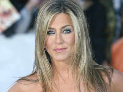 22 Cocktail Party With Jennifer Aniston Following A Special Screening Of  Cake Photos & High Res Pictures - Getty Images