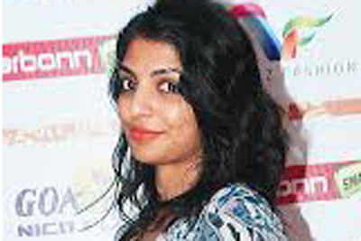 Mythili spotted in a chick outfit at CCL party in Kochi