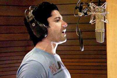 Shaadi Ke Side/Effects: Farhan Akhtar tries new singing style