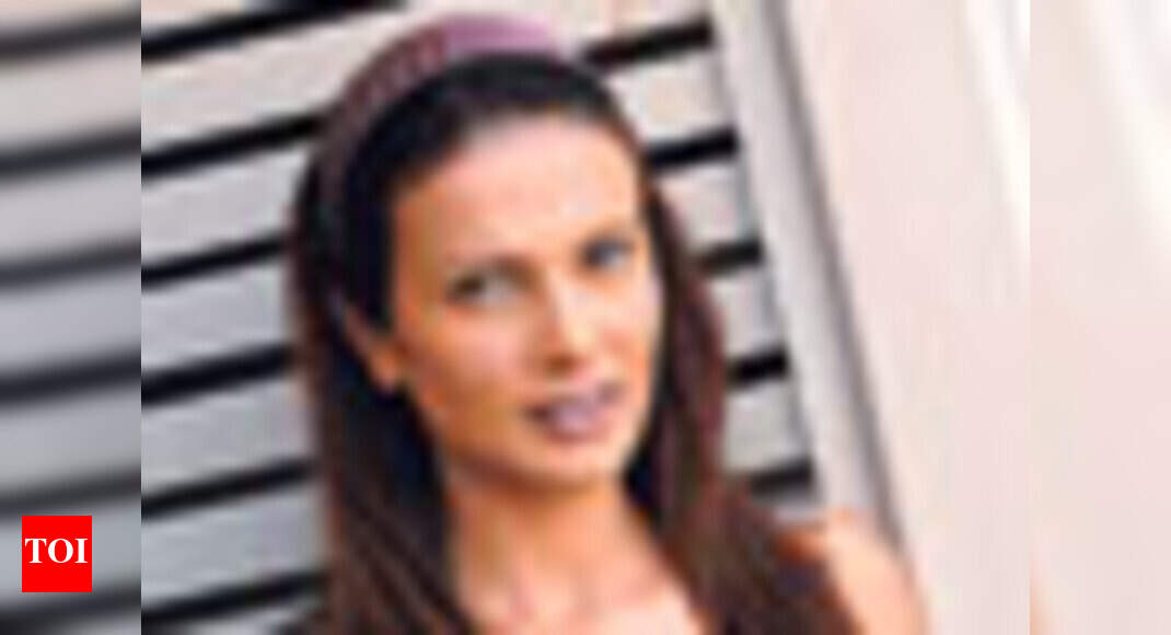 Marriage is not important for Viveka - Times of India