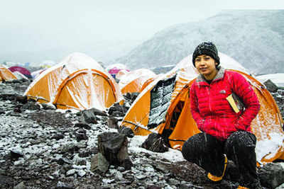 Ggn woman treks to world’s second highest peak