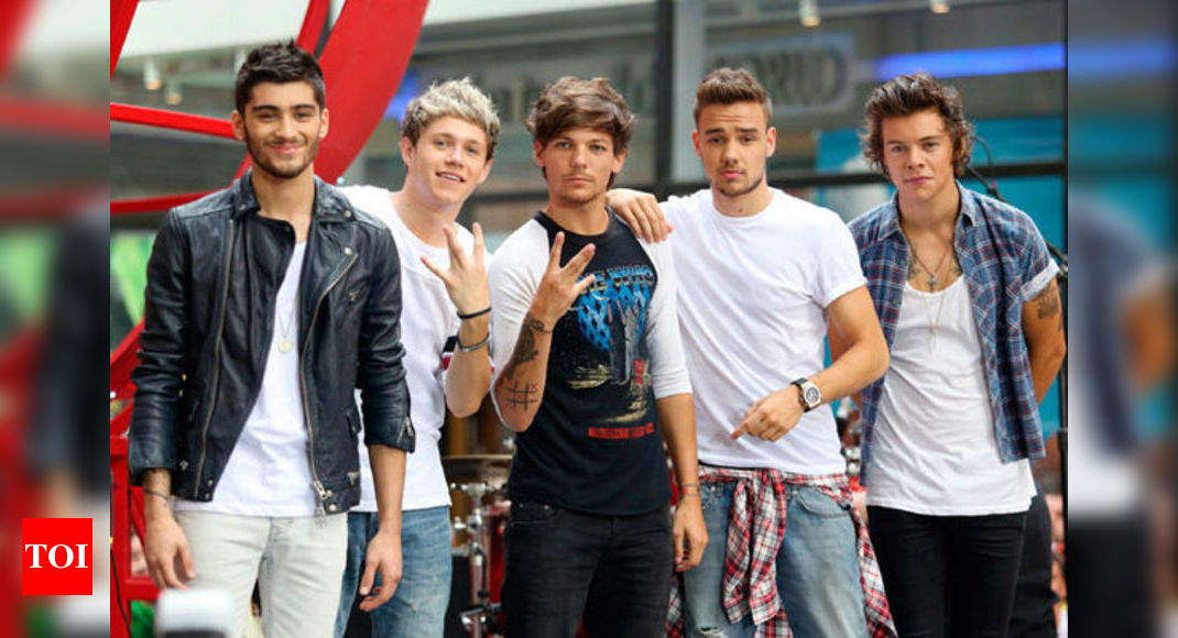 Simon Cowell Congratulates One Direction English Movie News Times Of India