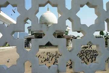 Hazratbal Dargah