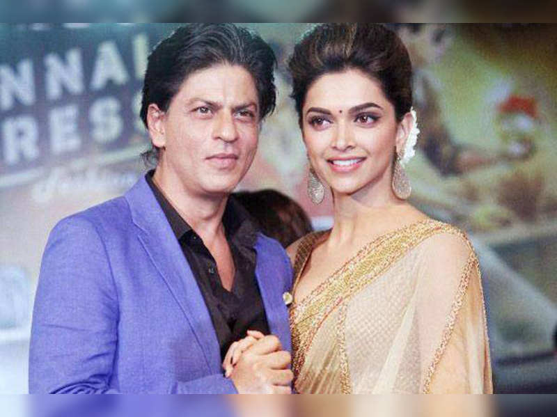 Srk Deepika Not Allowed To Use Cell Phones On Happy New Year Set Hindi Movie News Times Of India