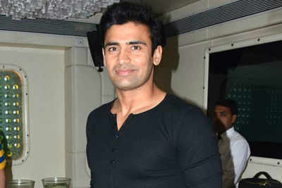 Nagpurians' dinner date with Sangram Singh at Fionaa lounge in Nagpur