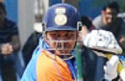 Questions over Sehwag's batting slot as Delhi take on J&K