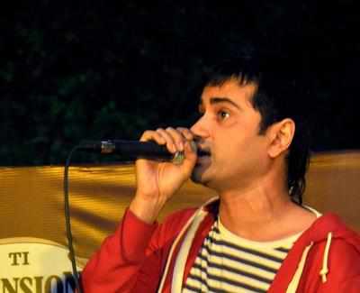Neel performs live at Tollygunge Club in Kolkata
